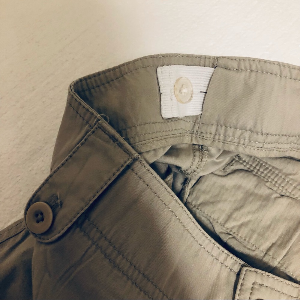 Gap Maternity Khaki Pants Rolls Up Convertible Capri Women’s Size 16 - Picture 8 of 10